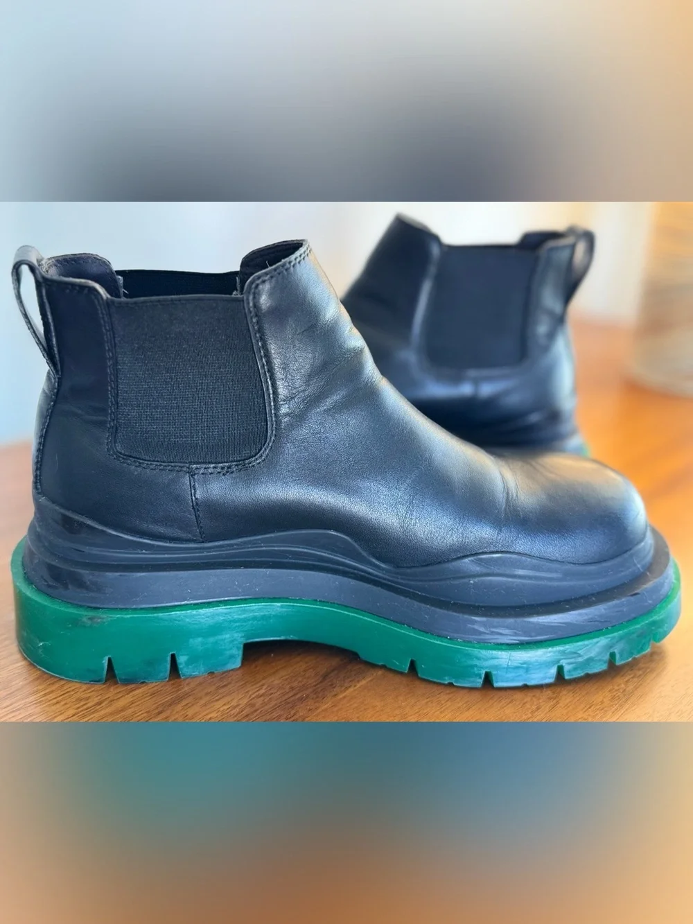 Bottega Veneta Black Leather Tire Chelsea Boots Green Lug Sole 42 US 9